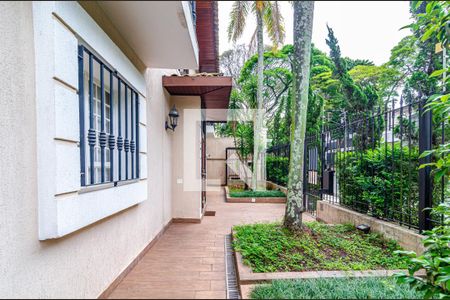 Casa para alugar com 376m², 4 quartos e 1 vagaFachada