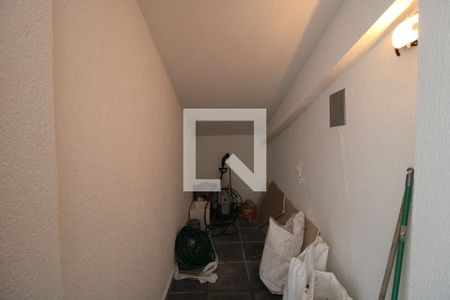 Casa à venda com 217m², 3 quartos e 6 vagasDeposito