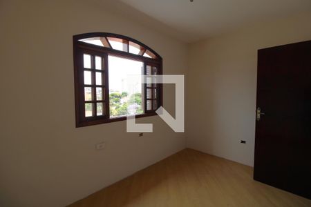 Casa à venda com 217m², 3 quartos e 6 vagasQuarto 2