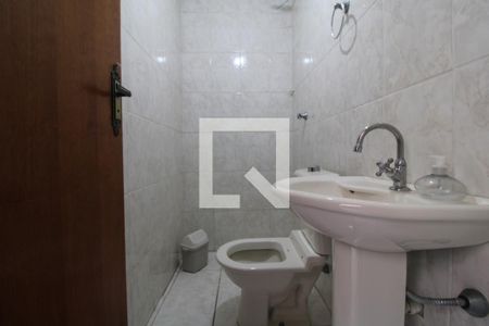 Casa à venda com 217m², 3 quartos e 6 vagasBanheiro de serviço