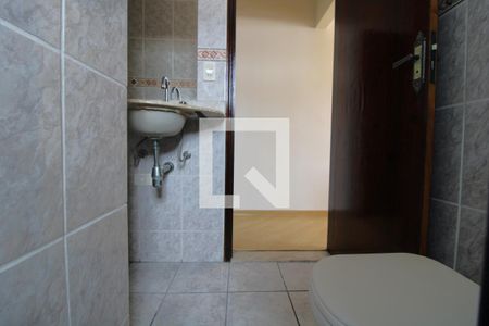 Casa à venda com 217m², 3 quartos e 6 vagasBanheiro da suíte