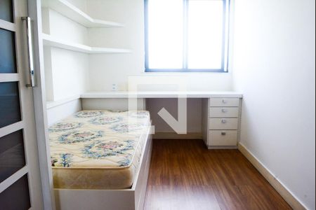 Quarto 1 de apartamento para alugar com 2 quartos, 77m² em Caminho das Árvores, Salvador