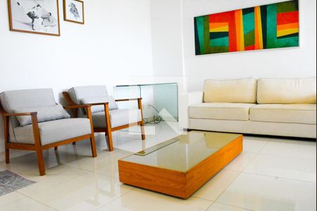 Detalhe Sala de apartamento para alugar com 2 quartos, 77m² em Caminho das Árvores, Salvador