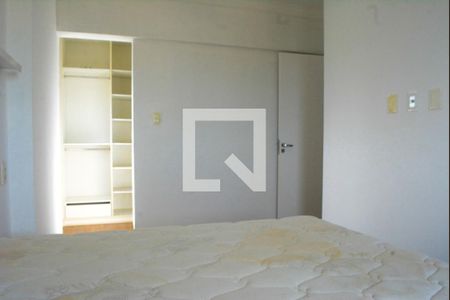Quarto 2 de apartamento para alugar com 2 quartos, 77m² em Caminho das Árvores, Salvador