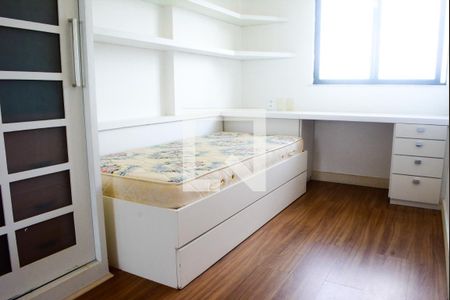 Quarto 1 de apartamento para alugar com 2 quartos, 77m² em Caminho das Árvores, Salvador