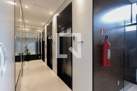 Apartamento à venda com 66m², 2 quartos e 1 vaga Apartamento à venda com 66m², 2 quartos e 1 vagaHall social