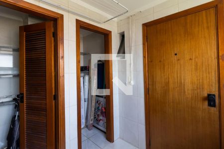 Apartamento à venda com 141m², 3 quartos e 2 vagas Apartamento à venda com 141m², 3 quartos e 2 vagasÁrea de Serviço
