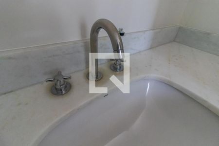 Apartamento à venda com 141m², 3 quartos e 2 vagas Apartamento à venda com 141m², 3 quartos e 2 vagasBanheiro da Suíte