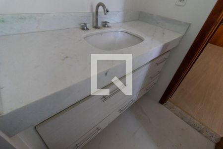 Apartamento à venda com 141m², 3 quartos e 2 vagas Apartamento à venda com 141m², 3 quartos e 2 vagasBanheiro da Suíte