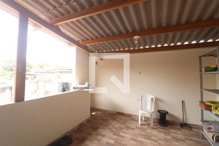 Casa à venda com 130m², 2 quartos e 1 vagaQuintal