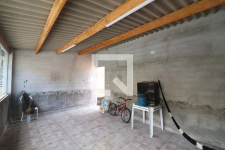 Casa à venda com 130m², 2 quartos e 1 vagaQuintal