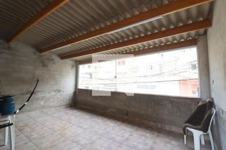 Casa à venda com 130m², 2 quartos e 1 vagaQuintal
