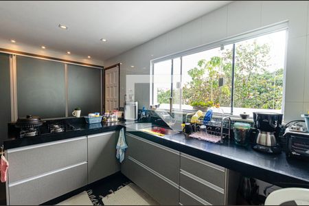 Apartamento à venda com 240m², 3 quartos e 2 vagasCozinha