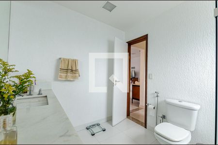 Apartamento à venda com 240m², 3 quartos e 2 vagasBanheiro da Suíte