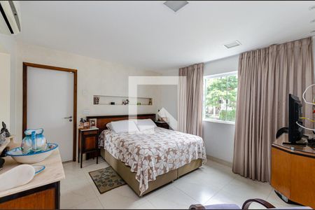 Apartamento à venda com 240m², 3 quartos e 2 vagasSuite