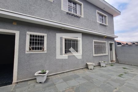 Casa para alugar com 110m², 3 quartos e 1 vaga Casa para alugar com 110m², 3 quartos e 1 vagaQuintal