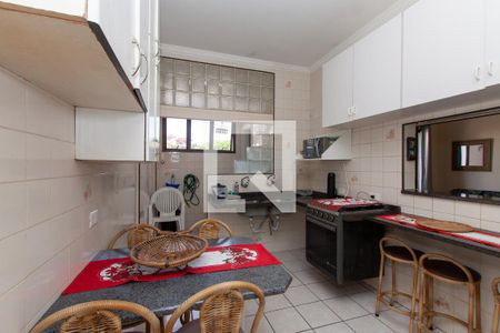 Cozinha de apartamento para alugar com 2 quartos, 76m² em Jardim Sao Miguel, Guarujá