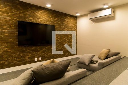 Apartamento para alugar com 24m², 1 quarto e sem vaga Apartamento para alugar com 24m², 1 quarto e sem vagaSala de Cinema