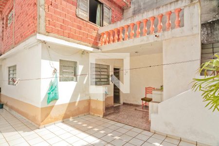 Casa à venda com 250m², 2 quartos e 2 vagas Casa à venda com 250m², 2 quartos e 2 vagasÁrea Externa