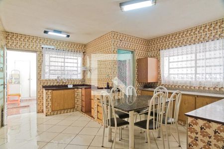 Casa à venda com 250m², 2 quartos e 2 vagas Casa à venda com 250m², 2 quartos e 2 vagasCozinha
