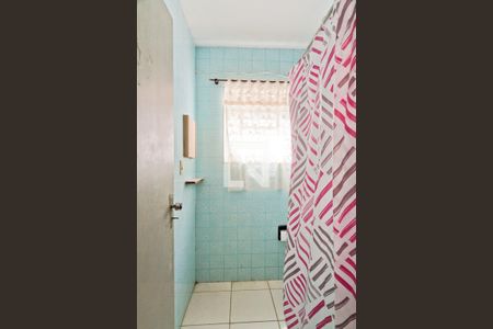 Casa à venda com 250m², 2 quartos e 2 vagas Casa à venda com 250m², 2 quartos e 2 vagasBanheiro 2