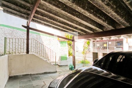 Casa à venda com 250m², 2 quartos e 2 vagas Casa à venda com 250m², 2 quartos e 2 vagasGaragem