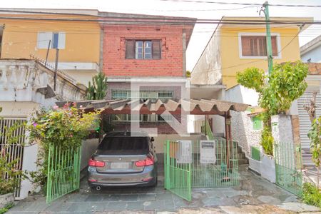 Casa à venda com 250m², 2 quartos e 2 vagas Casa à venda com 250m², 2 quartos e 2 vagasFachada