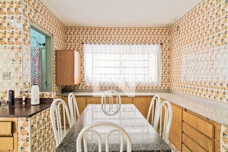 Casa à venda com 250m², 2 quartos e 2 vagas Casa à venda com 250m², 2 quartos e 2 vagasCozinha