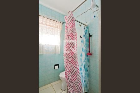 Casa à venda com 250m², 2 quartos e 2 vagas Casa à venda com 250m², 2 quartos e 2 vagasBanheiro 2
