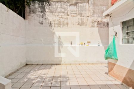 Casa à venda com 250m², 2 quartos e 2 vagas Casa à venda com 250m², 2 quartos e 2 vagasÁrea Externa