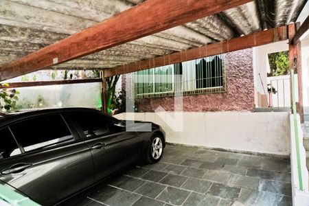 Casa à venda com 250m², 2 quartos e 2 vagas Casa à venda com 250m², 2 quartos e 2 vagasGaragem