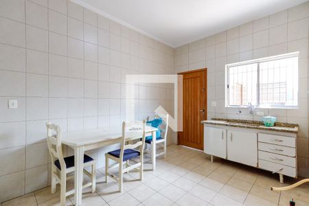 Casa para alugar com 130m², 2 quartos e 2 vagasCozinha