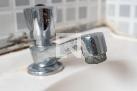 Banheiro - Torneira de casa para alugar com 1 quarto, 70m² em Vila Guarani, São Paulo