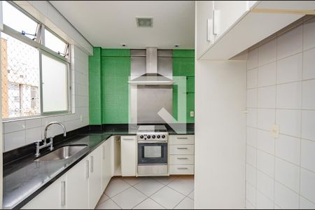 Apartamento para alugar com 95m², 2 quartos e 2 vagasCozinha