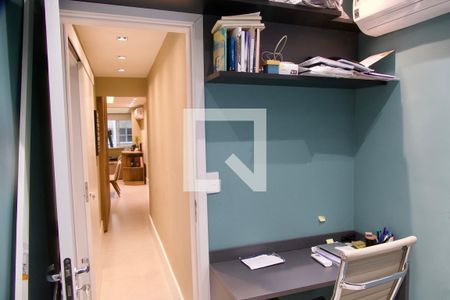 Apartamento à venda com 105m², 4 quartos e sem vagaEscritório