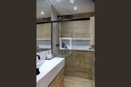 Apartamento à venda com 105m², 4 quartos e sem vagaSuíte banheiro