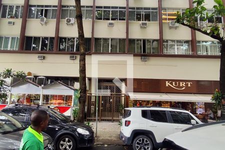 Apartamento à venda com 105m², 4 quartos e sem vagaFachada