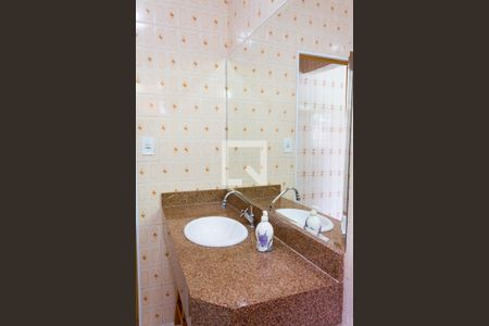 Casa à venda com 155m², 3 quartos e 2 vagas Casa à venda com 155m², 3 quartos e 2 vagasBanheiro