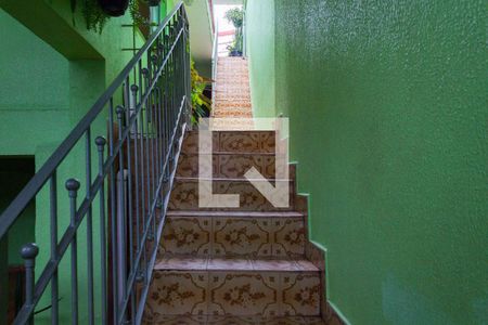 Casa à venda com 155m², 3 quartos e 2 vagas Casa à venda com 155m², 3 quartos e 2 vagasEscadas externas