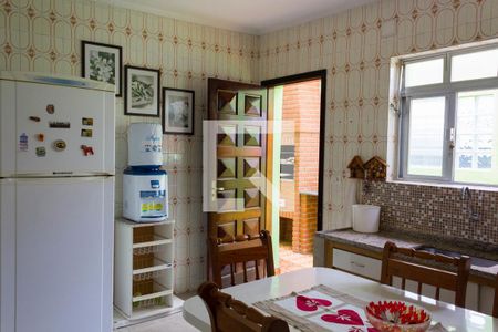 Casa à venda com 155m², 3 quartos e 2 vagas Casa à venda com 155m², 3 quartos e 2 vagasCozinha