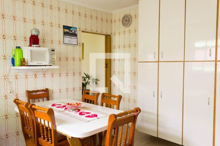 Casa à venda com 155m², 3 quartos e 2 vagas Casa à venda com 155m², 3 quartos e 2 vagasCozinha