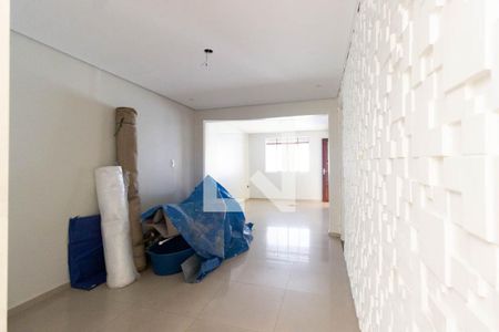 Sala de casa à venda com 4 quartos, 200m² em Vila Medeiros, São Paulo