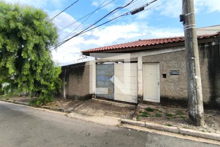 Casa de condomínio à venda com 380m², 3 quartos e 8 vagasFachada