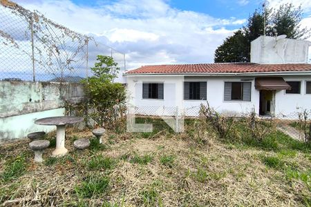 Casa de condomínio à venda com 380m², 3 quartos e 8 vagasQuintal