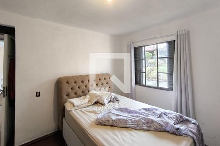 Casa de condomínio à venda com 380m², 3 quartos e 8 vagasQuarto 2 - Casa 2