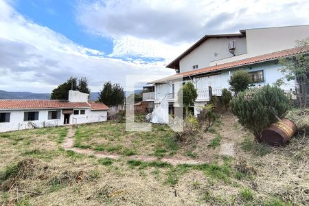 Casa de condomínio à venda com 380m², 3 quartos e 8 vagasQuintal