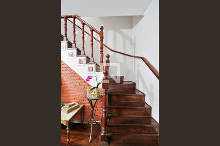 Escada de casa para alugar com 3 quartos, 185m² em Campestre, Santo André