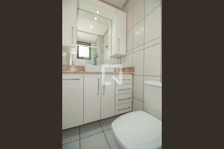 Banheiro da Suíte de apartamento para alugar com 2 quartos, 70m² em Jardim Itu Sabará, Porto Alegre