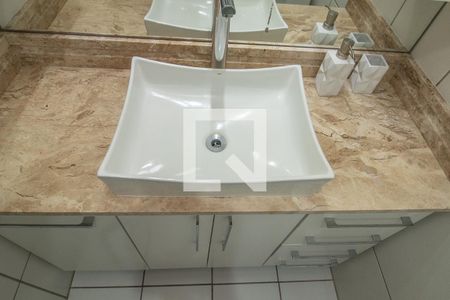 Banheiro da Suíte de apartamento para alugar com 2 quartos, 70m² em Jardim Itu Sabará, Porto Alegre