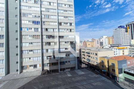 Vista da Sala de kitnet/studio para alugar com 1 quarto, 30m² em Centro, Curitiba